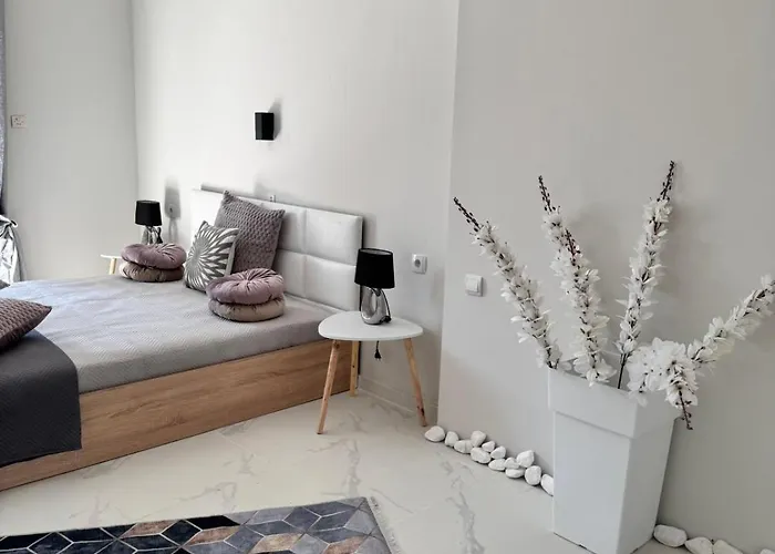 F & B Collection - Skiathos - Kanapitsa- Diamanti *