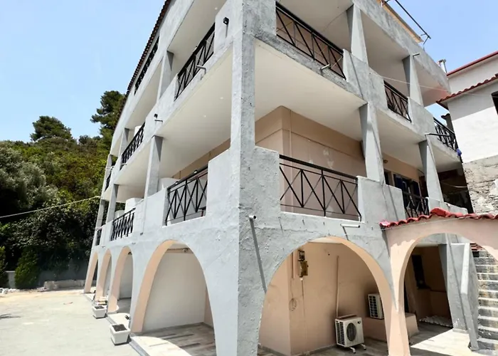 F & B Collection - Skiathos - Kanapitsa- Diamanti