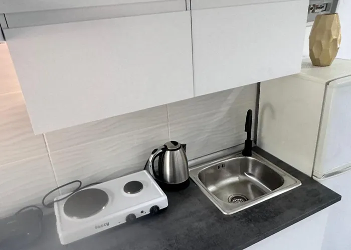 F & B Collection - Skiathos - Kanapitsa- Diamanti * Kolios