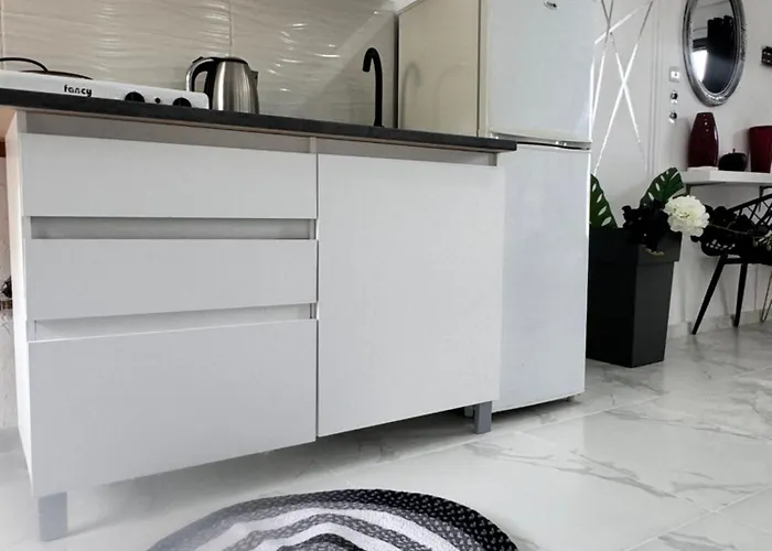 F & B Collection - Skiathos - Kanapitsa- Diamanti