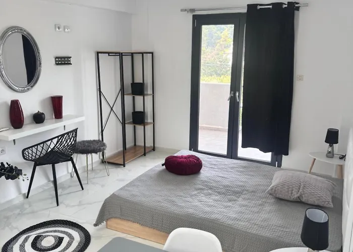 F & B Collection - Skiathos - Kanapitsa- Diamanti