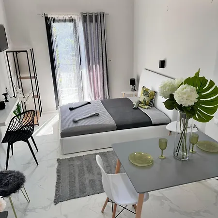 F & B Collection - Skiathos - Kanapitsa- Diamanti Apartment