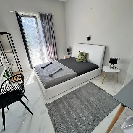 F & B Collection - Skiathos - Kanapitsa- Diamanti Apartment Kolios