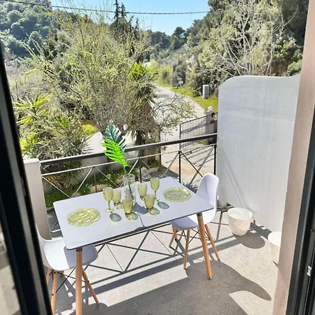 F & B Collection - Skiathos - Kanapitsa- Diamanti Apartment Kolios