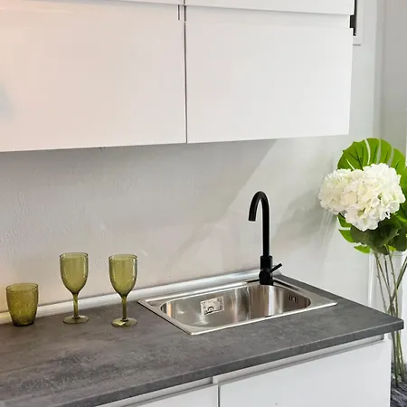 F & B Collection - Skiathos - Kanapitsa- Diamanti * Kolios