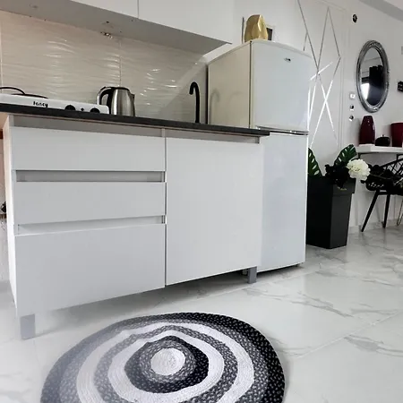 F & B Collection - Skiathos - Kanapitsa- Diamanti